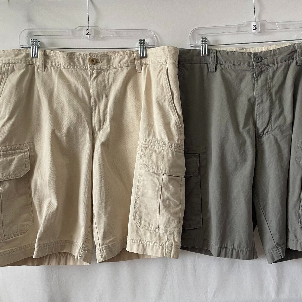 Bundle Of 2 Izod, Dockers Mens Beige, Green Flat Front Cargo Shorts Size 38
